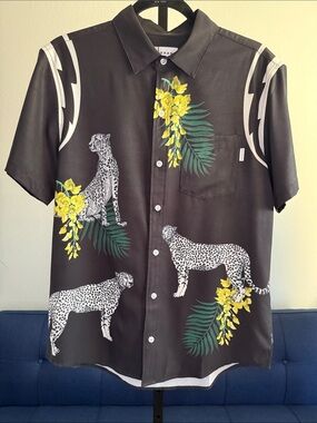 New MAVRANS Black Floral & Leopard Short-Sleeve Button-Up Shirt size Medium